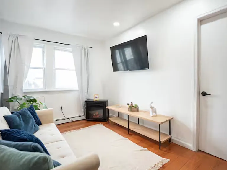 515 Livingston St #2 — Photo 10