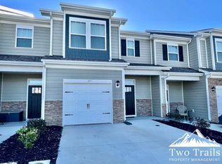 407 Creekview Rd, Hendersonville, NC 28792