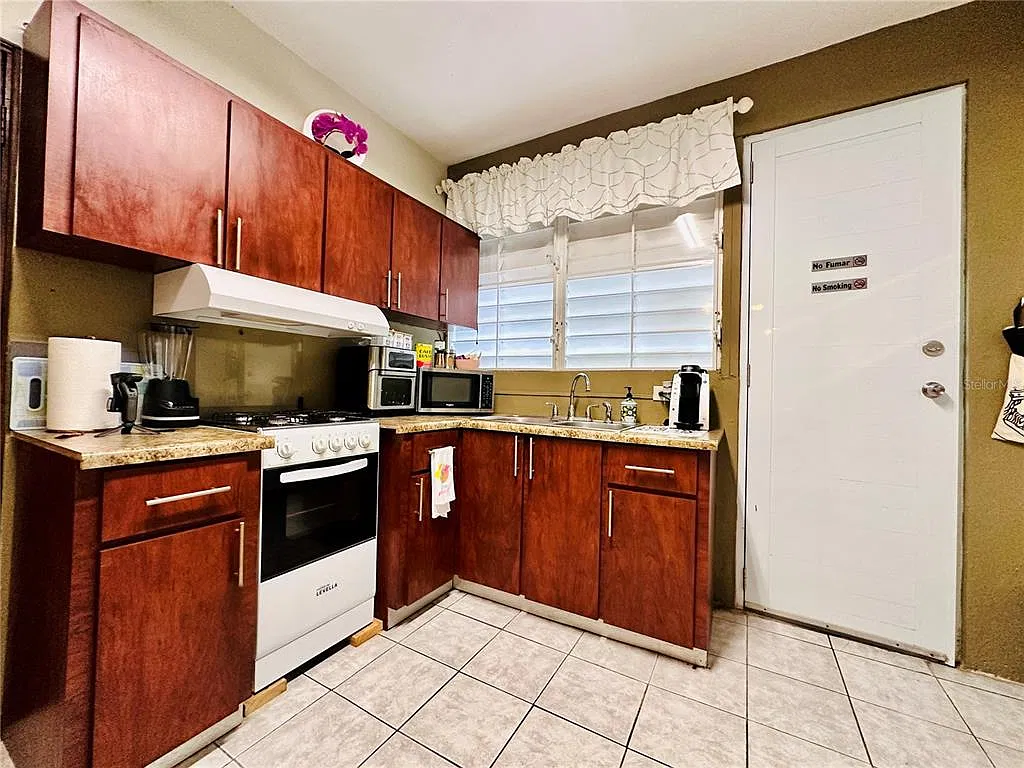 1 bed, 1.0 bath, 703 sqft, $1,000 — Photo 4