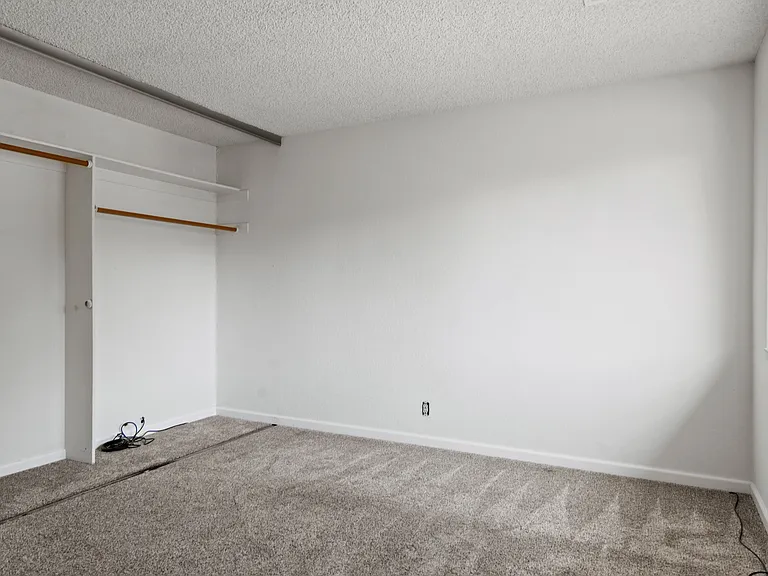 448 Lilac Ct — Photo 18