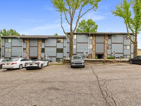 1722 Gascony Parc Dr #1722, Lake Saint Louis, MO 63367
