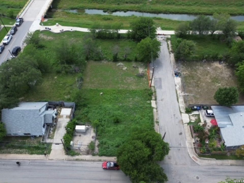 2nd image of 204 Henry LOT 25