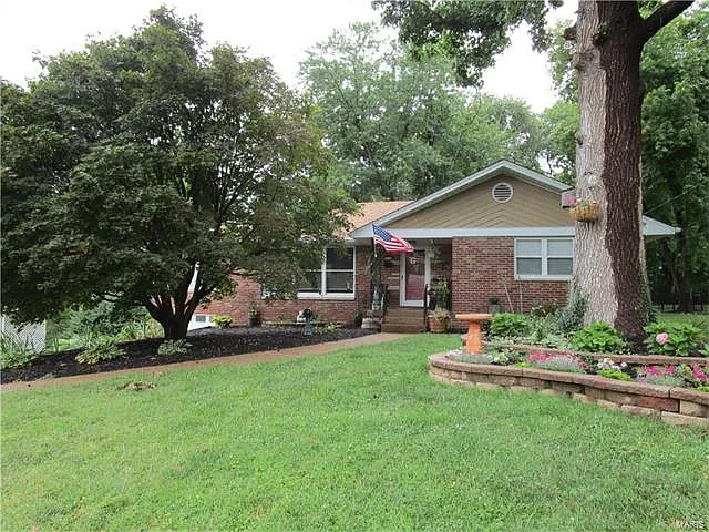 916 Dina Ave photo 1