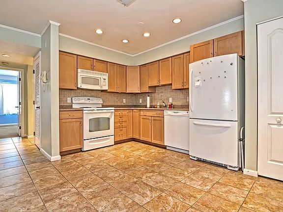 3rd image of 200 Falls Blvd Unit D112