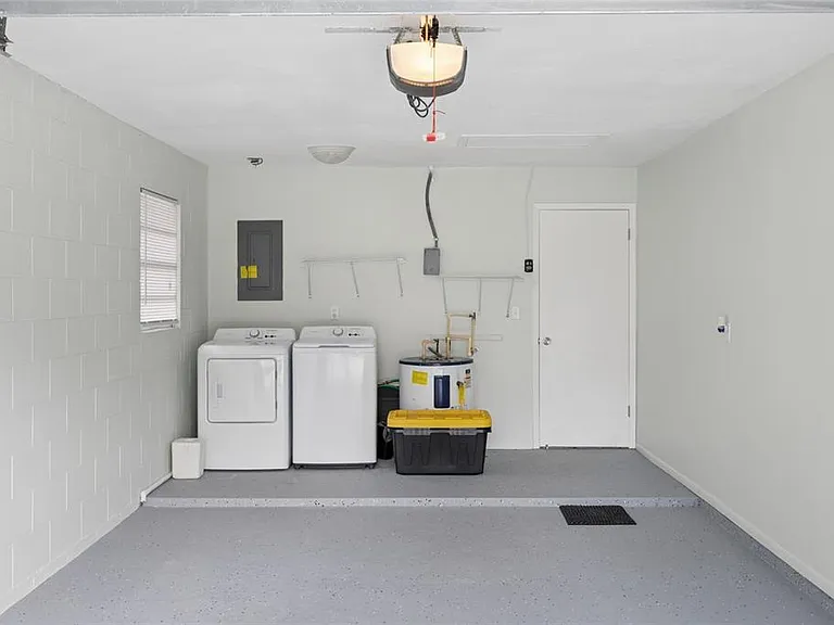 536 Hibiscus Way #7-B — Photo 37