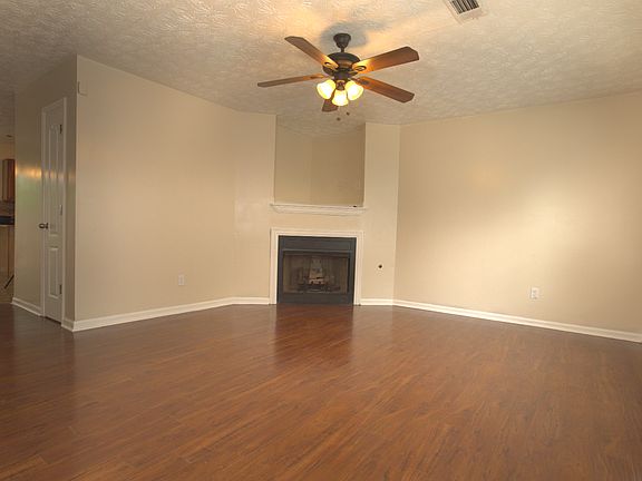 5th image of 3011 Fields Dr #3011