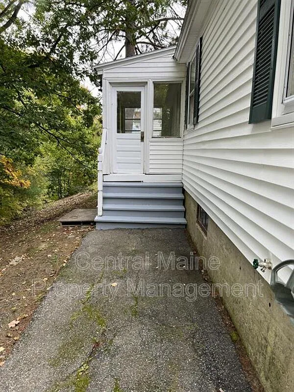 2 bed, 1.0 bath, $1,800 — Photo 4