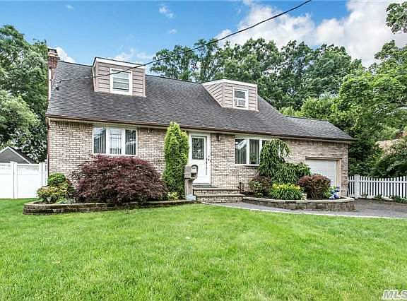2nd image of 2538 Falcon St