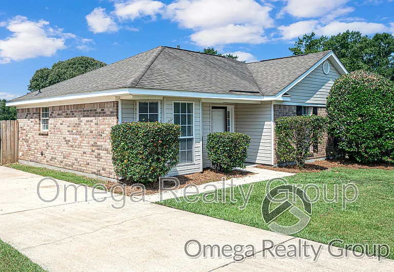 1509 Homestead Dr — Photo 2