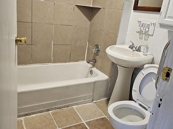 2nd image of 1759 Hill STREET