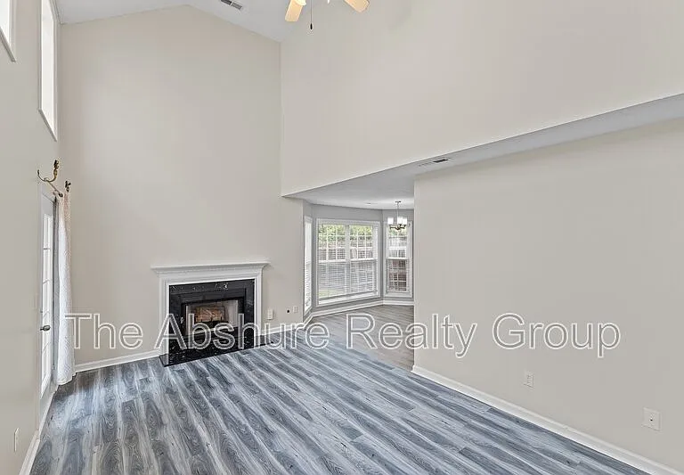 4224 Lake Woodard Dr — Photo 10