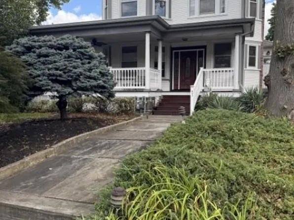 941 Edgewater Ave, Ridgefield Boro, NJ 07657