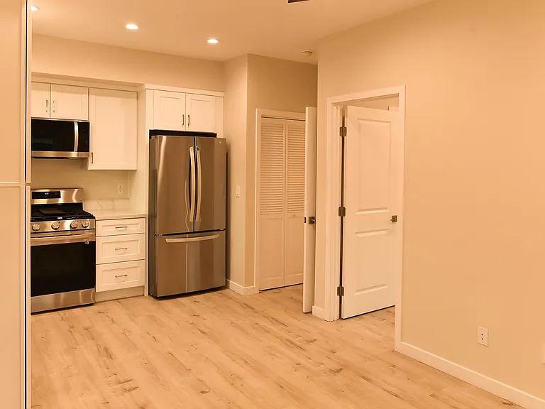 3754 Pershing Ave #B — Photo 4