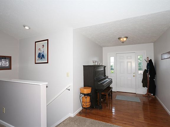 3rd image of 3893 Brown Farm Dr