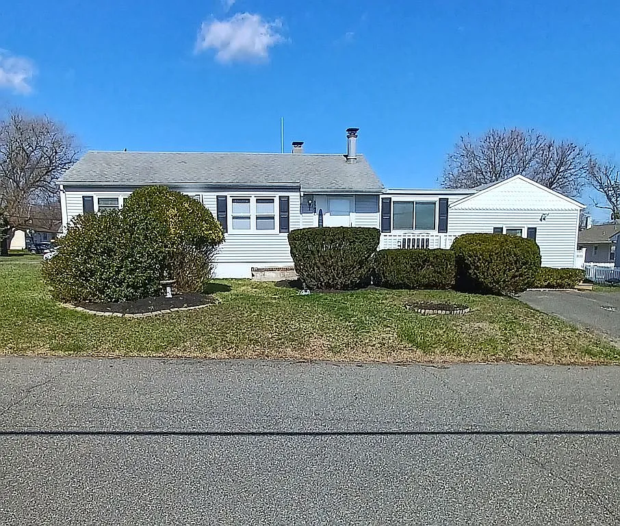 1907 Lincoln Ave photo 1