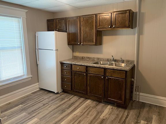 4th image of 420 8th Ave N #2