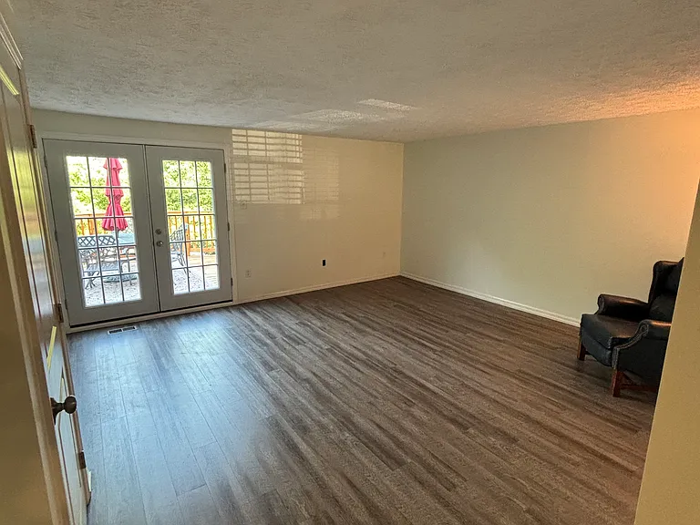9653 Glendower Ct — Photo 15