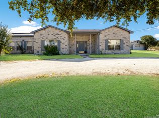 267 S Palo Alto Dr, Floresville, TX 78114