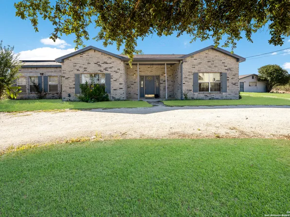 267 S PALO ALTO DR, Floresville, TX 78114