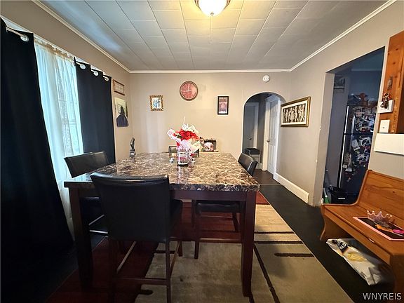 5th image of 124 Newfield St
