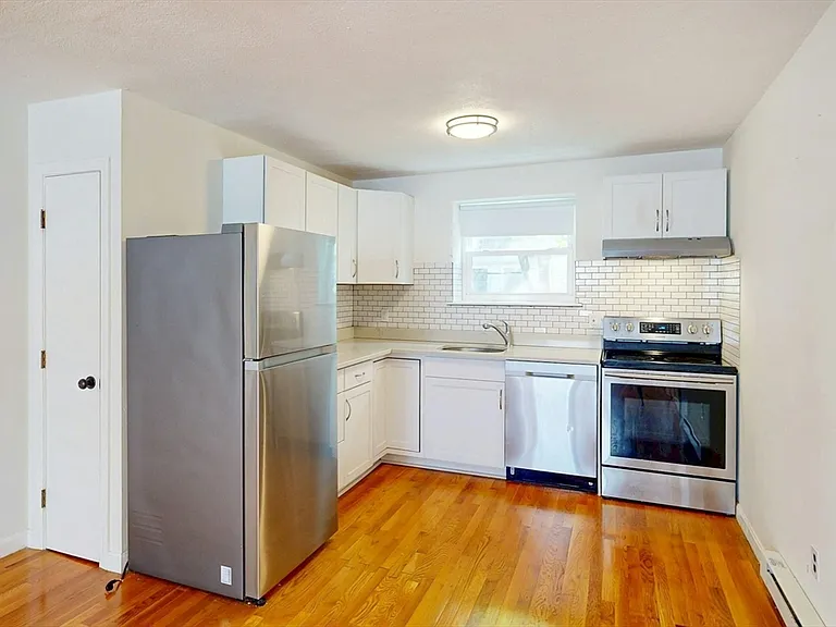 104 Trowbridge St #4 — Photo 9