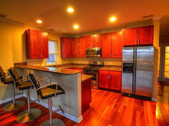 3rd image of 214 S Wood St APT 3
