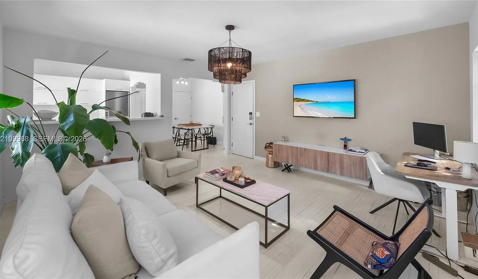 645 Michigan Ave Condo — Photo 1