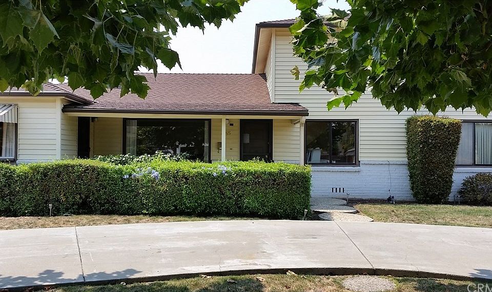 1st image of 385 Carlyn Ave