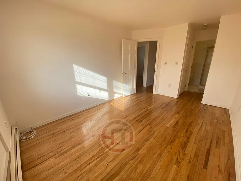 3186 Baisley Ave #2 — Photo 9