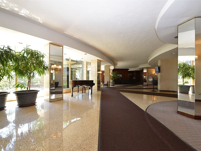 6120 Grand Central Pkwy Forest Hills, NY, 11375 Apartments for Rent