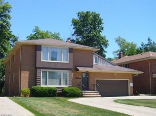 2463 Warrensville Center Rd, University Heights, OH 44118