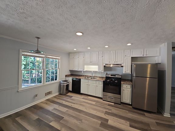 5th image of 4961 Green Oak Dr