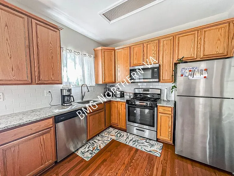 110 Cahill Dr — Photo 6