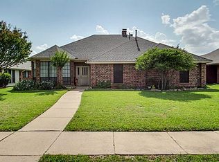 2520 Willowdale Dr, Carrollton, TX 75006