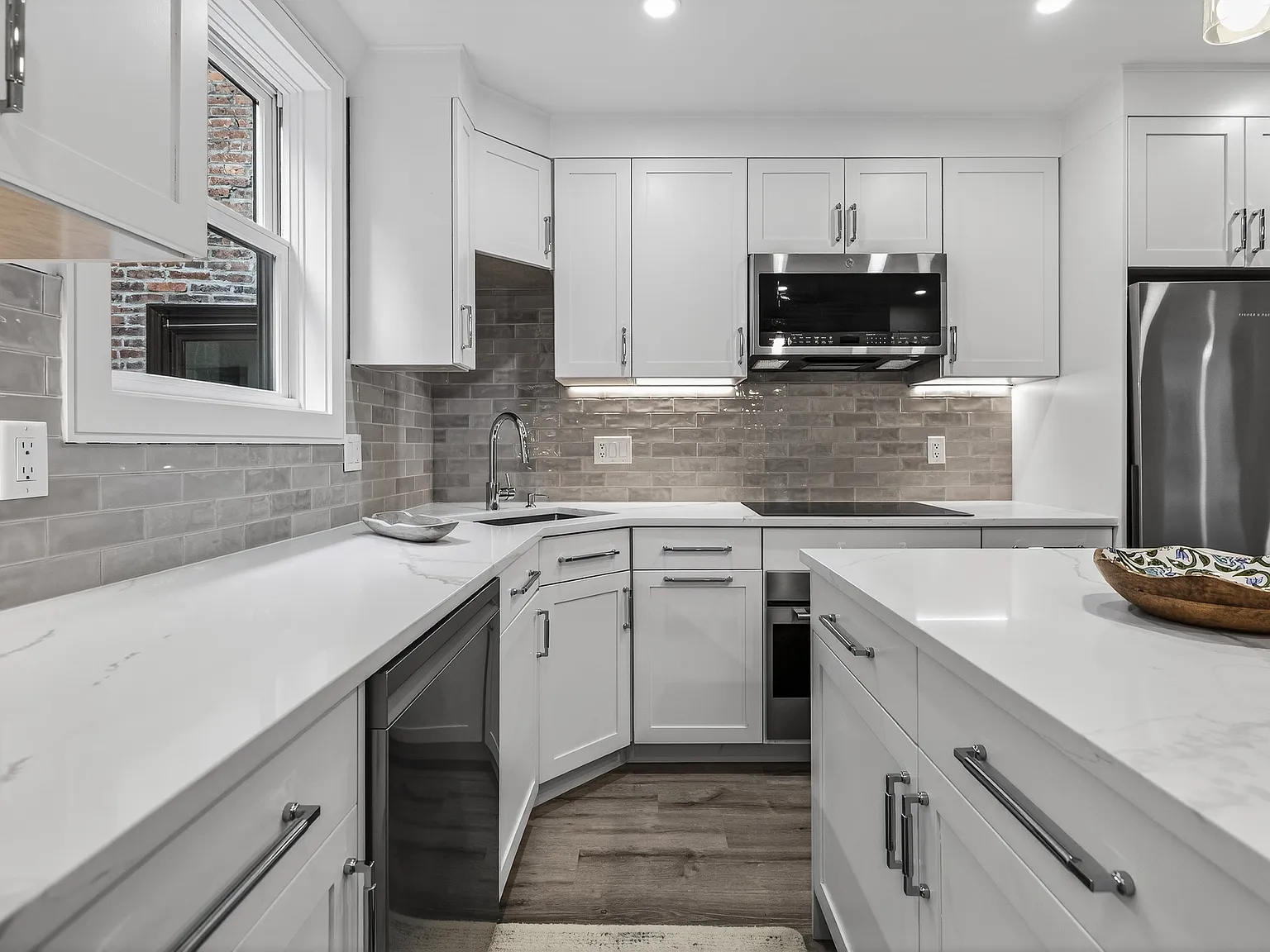 2 bed, 775 sqft, $5,500 — Photo 2