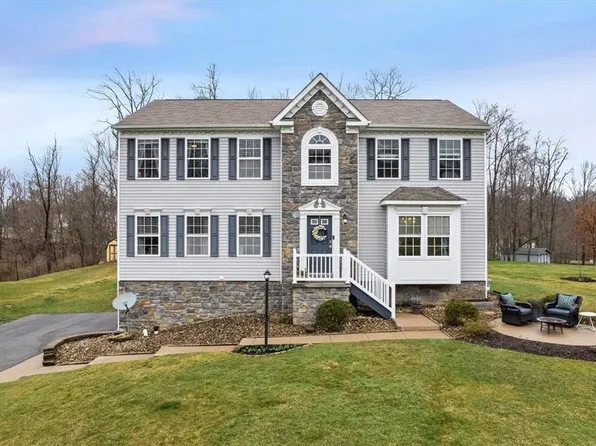 306 Red Fox Ct, Baden, PA 15005