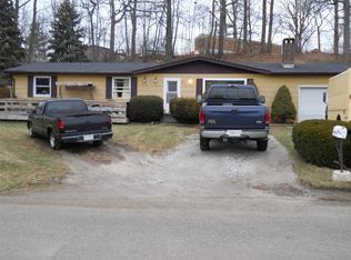 3020 E Wooster Rd, Pierceton, IN 46562