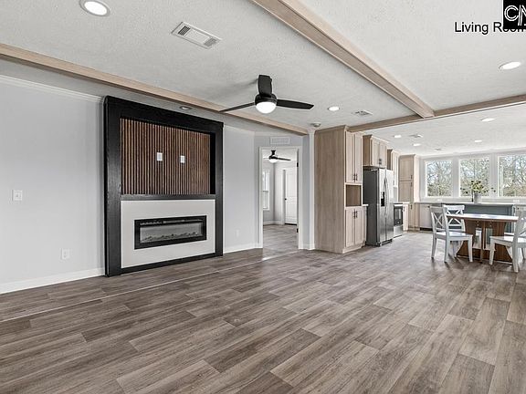 4th image of 1105 Marion St