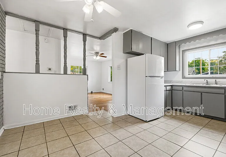 10712 Loren Ln — Photo 12