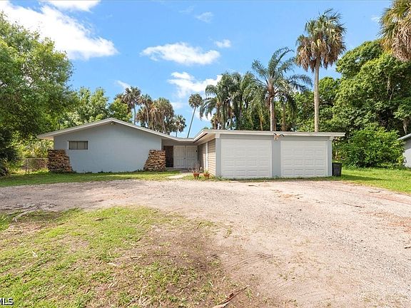 4th image of 319 W Mariana Ave