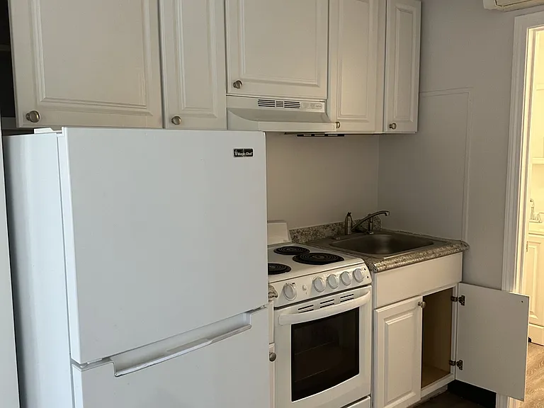 135 Broadway #205 — Photo 4