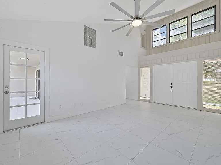 17337 Phlox Dr — Photo 8