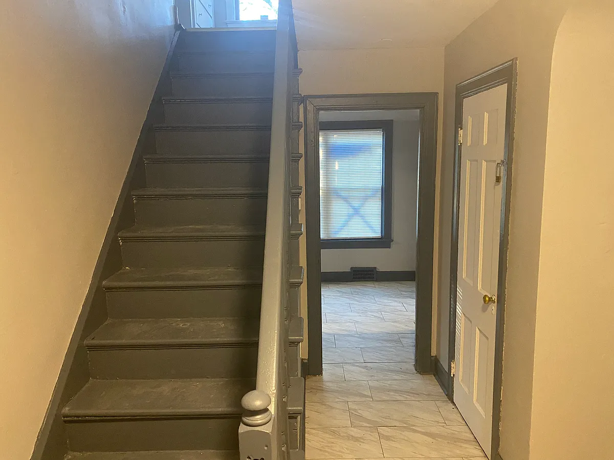 Building Photo - 212 University Dr #1