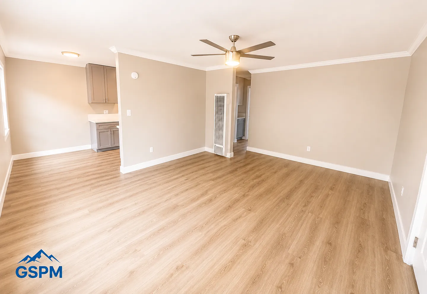 Emerald Ave Apartments — Photo 4