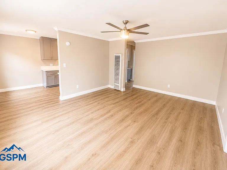 Emerald Ave Apartments — Photo 5