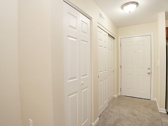 5th image of 1605 W Augusta Blvd #185