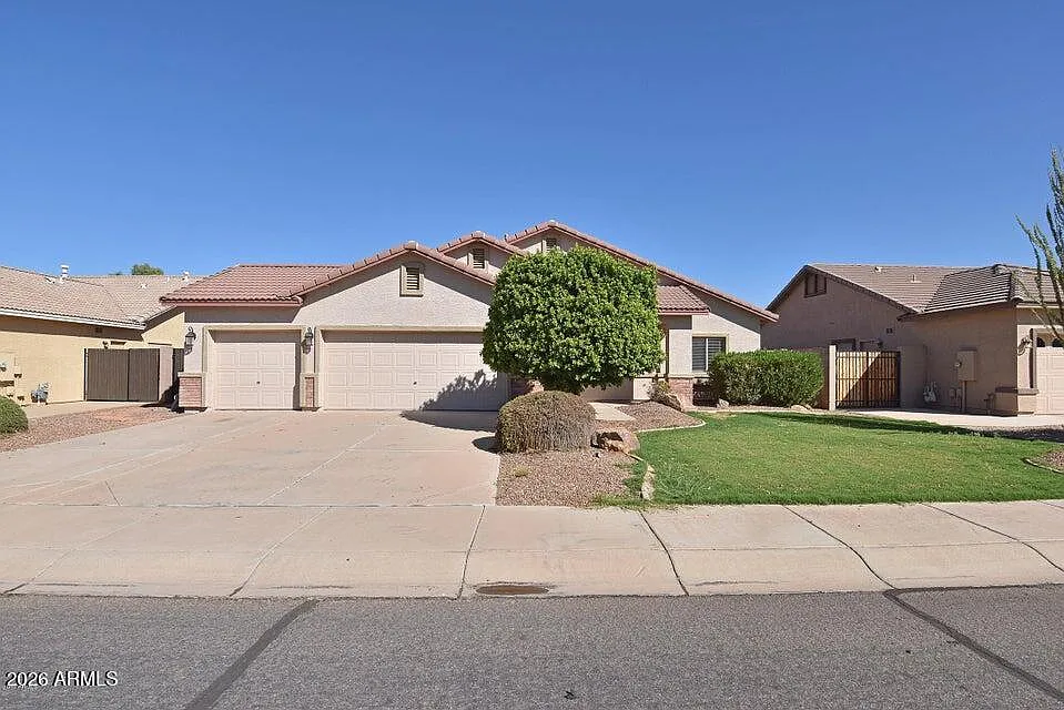3 bed, 2.0 bath, 1450 sqft, $2,495 — Photo 1