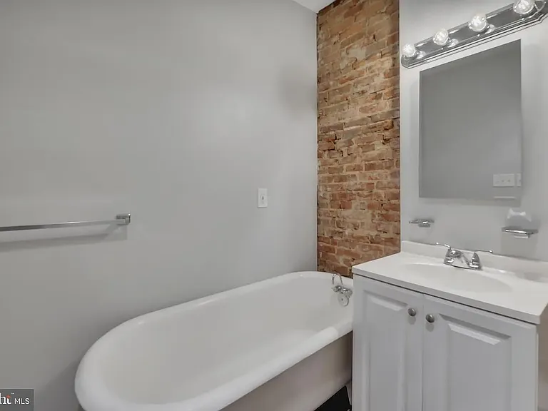 1513 S Charles St — Photo 13