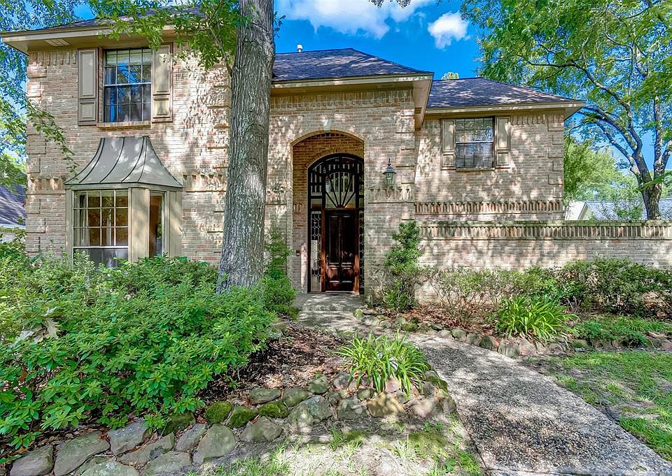 1st image of 2815 Deer Hollow Dr