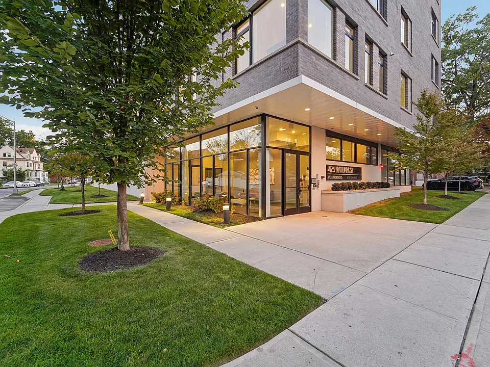 475 William St.